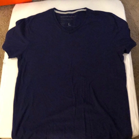 Banana Republic v neck soft wash tee